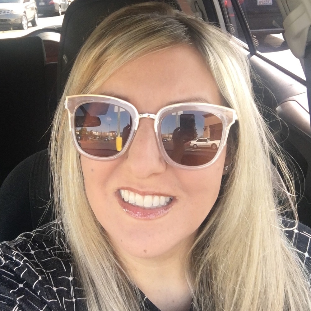 Meet your Posher, Carissa